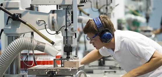 German Manufacturing Shows Resilience Despite Job Losses